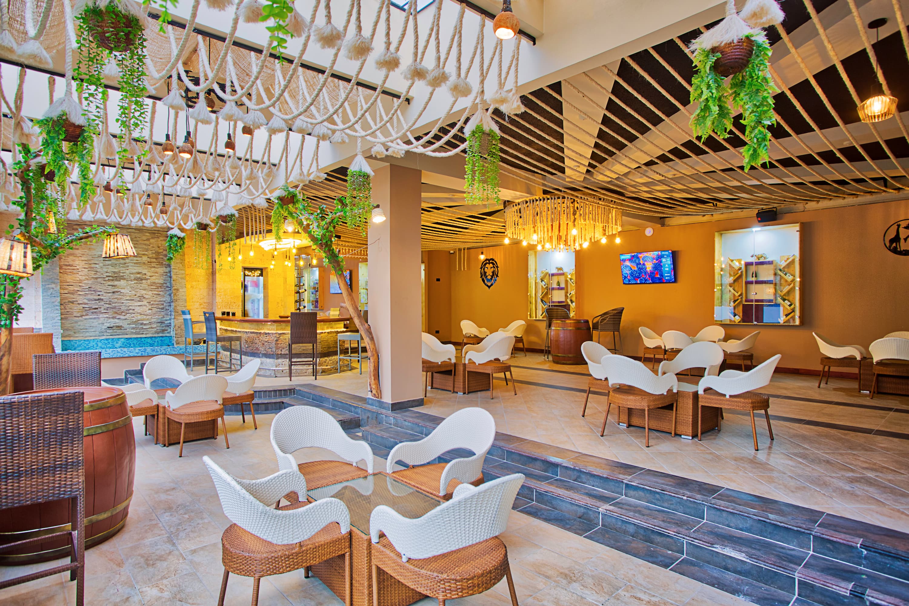 Maanzoni 680 Hotel